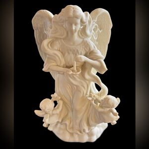 PartyLite Serene Angel of Light and Cherubs in Cream